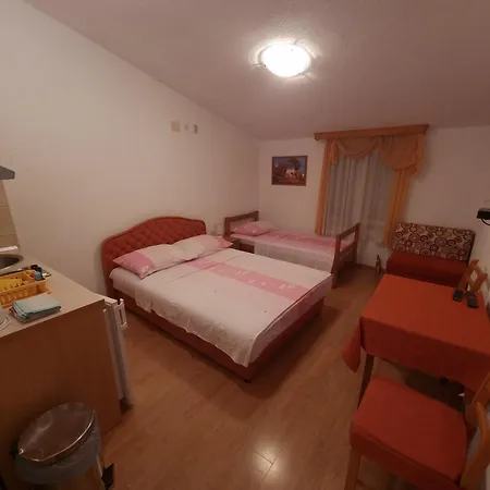 Apartments Cipetic Kastela Exterior photo