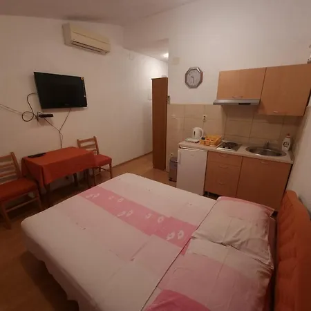 Apartments Cipetic Kastela Exterior photo