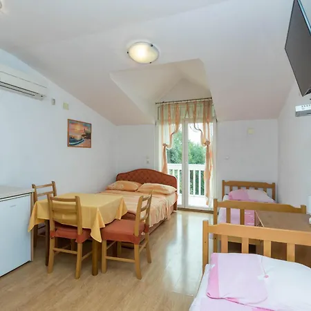 Apartments Cipetic Kastela Exterior photo